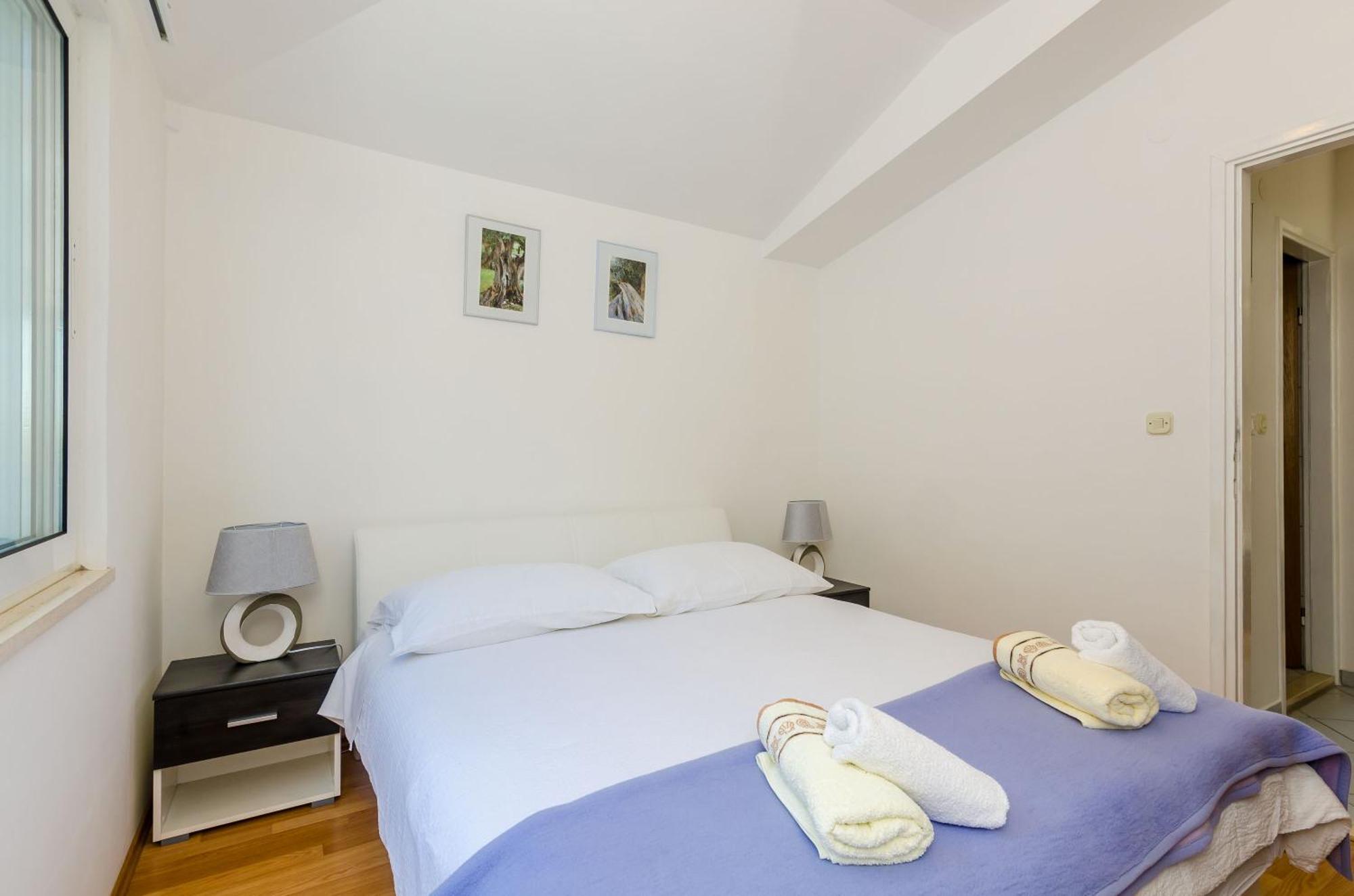 Apartments Lorena Mljet ポメナ エクステリア 写真
