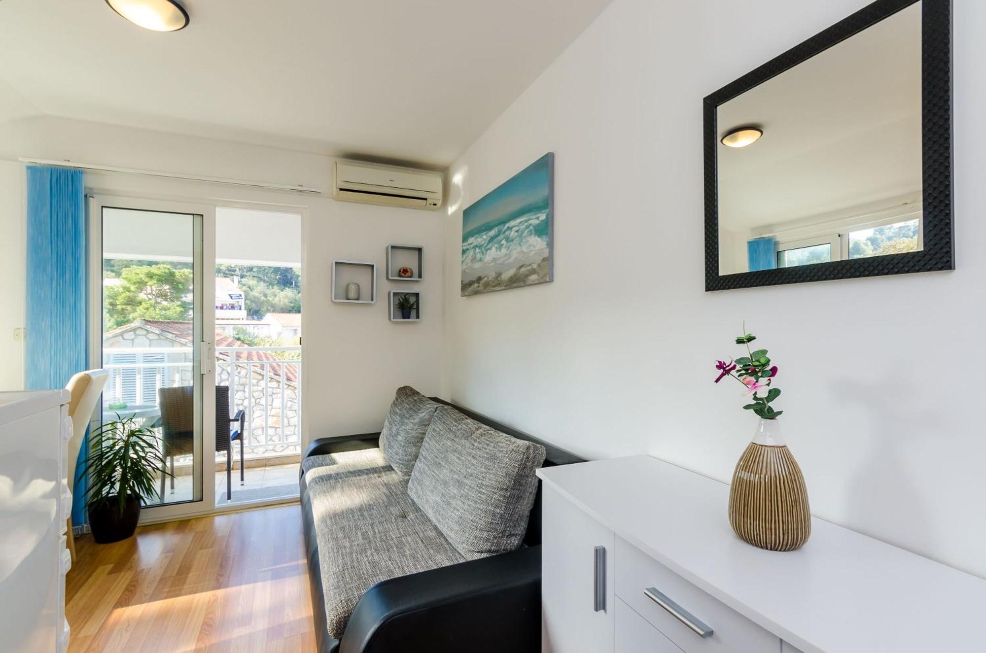 Apartments Lorena Mljet ポメナ エクステリア 写真