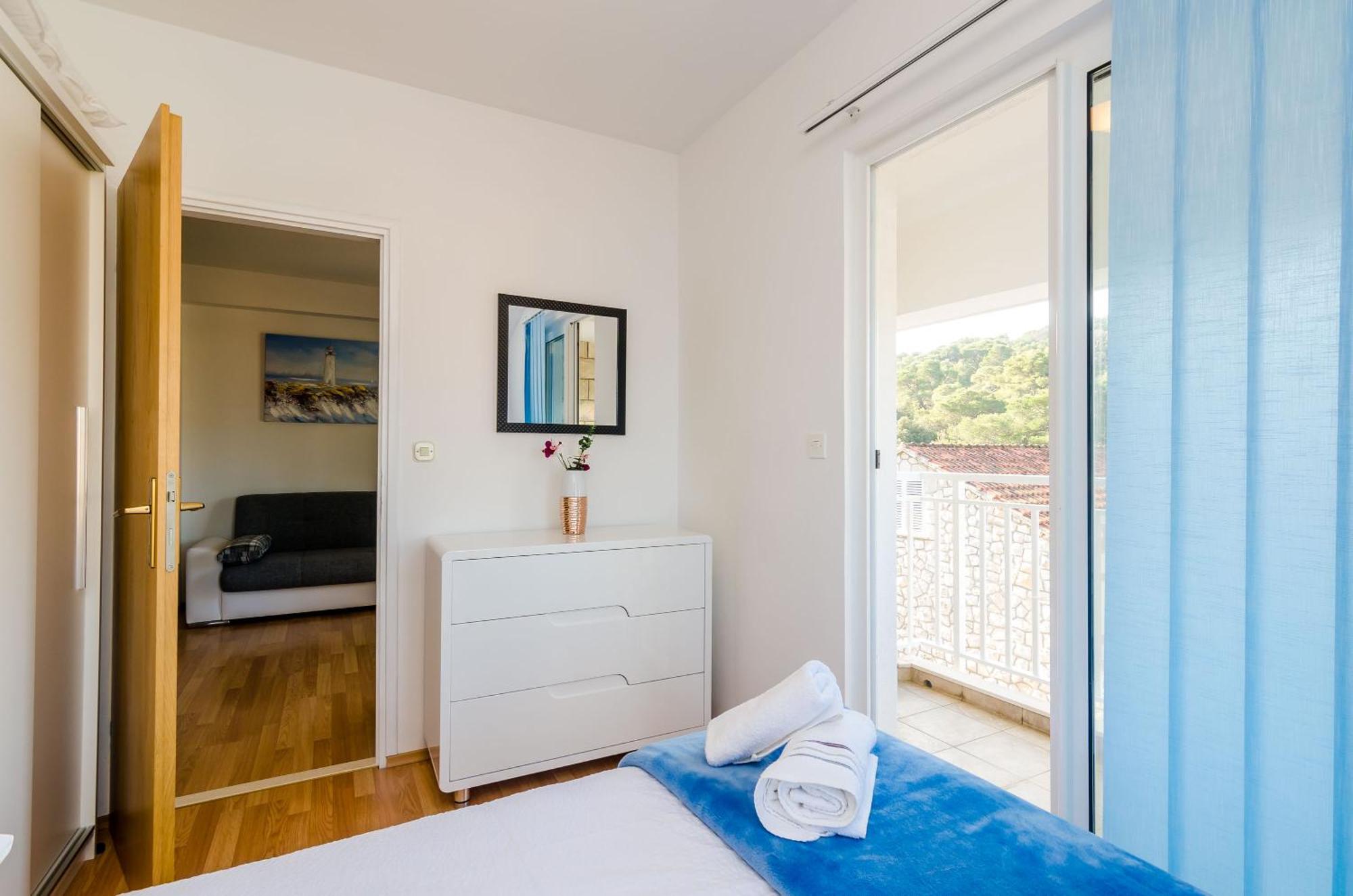 Apartments Lorena Mljet ポメナ エクステリア 写真