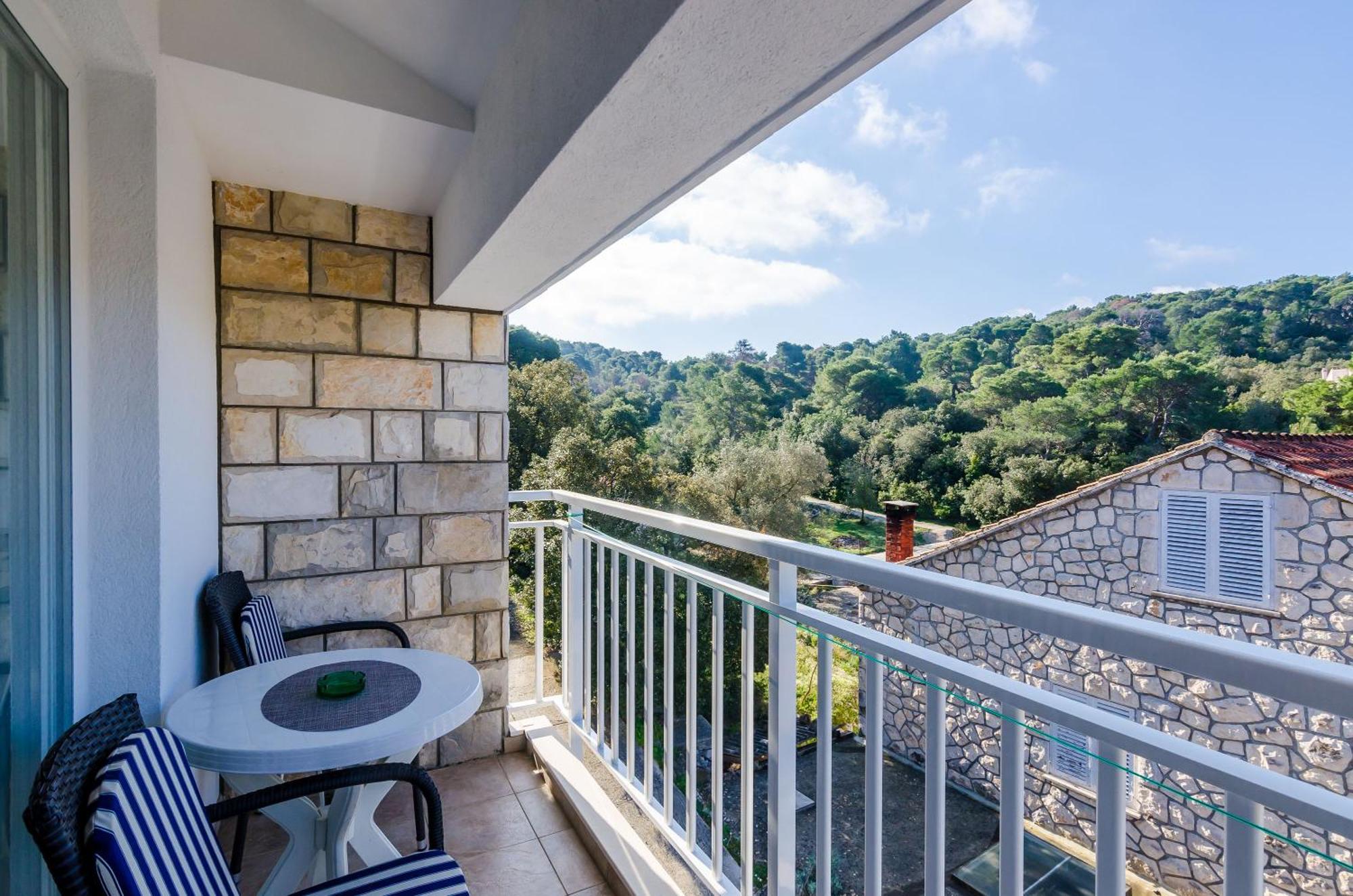 Apartments Lorena Mljet ポメナ エクステリア 写真